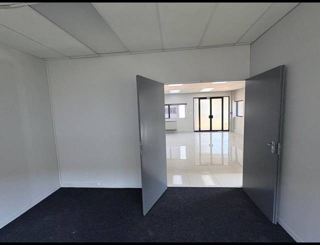 199M² OFFICE TO LET IN KYALAMI